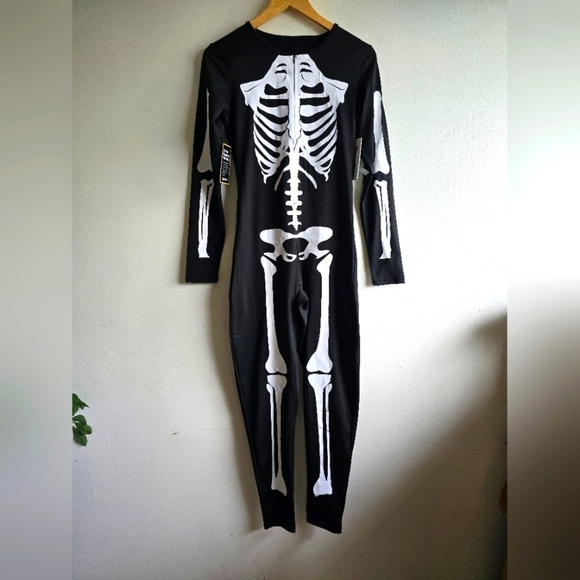 NWT! Tipsy Elves, Skeleton Bodysuit Costume, Black/White, Size Medium -$79.95 - Picture 7 of 13